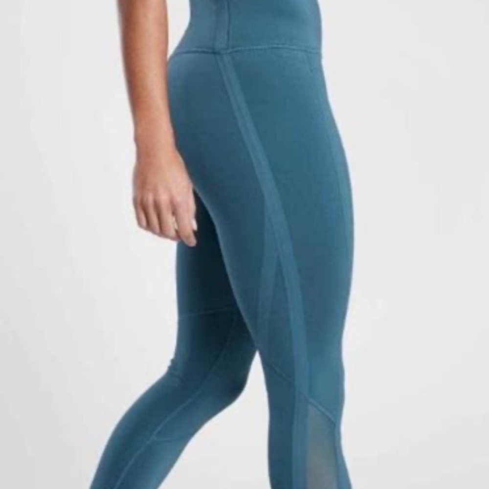 NWOT Athleta XXs Hight Gear 7/8 tights